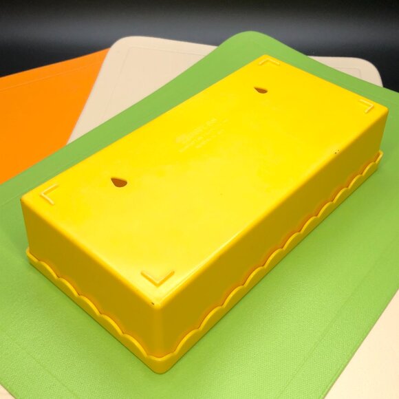 Vintage 60s Flower Power Tissue Box Cover: Yellow Hard Plastic - Groovy Bathroom - Picture 9 of 13